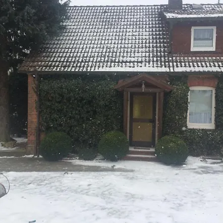 Am Alten Haus *